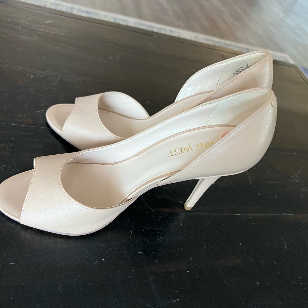 Open toe Nine West heels size 7